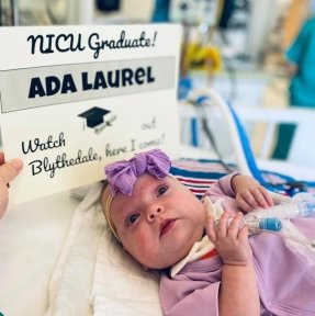 baby in nicu