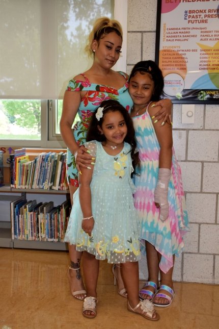 mom with two daughters