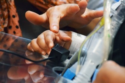 hands near proximity switch